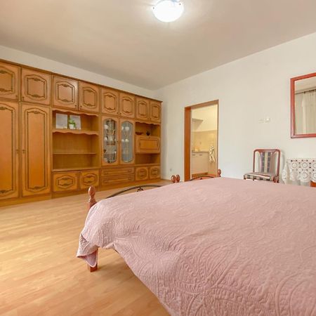 Beco Three Apartment Новиград Екстериор снимка