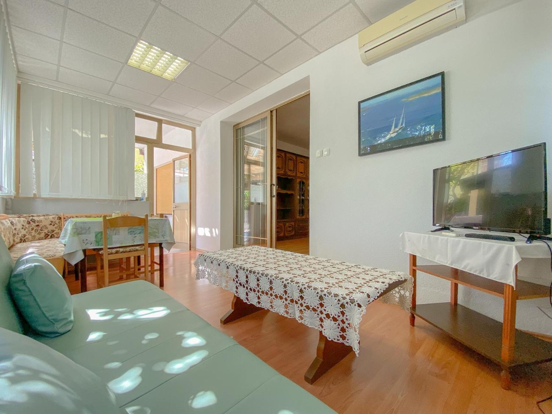 Beco Three Apartment Новиград Екстериор снимка
