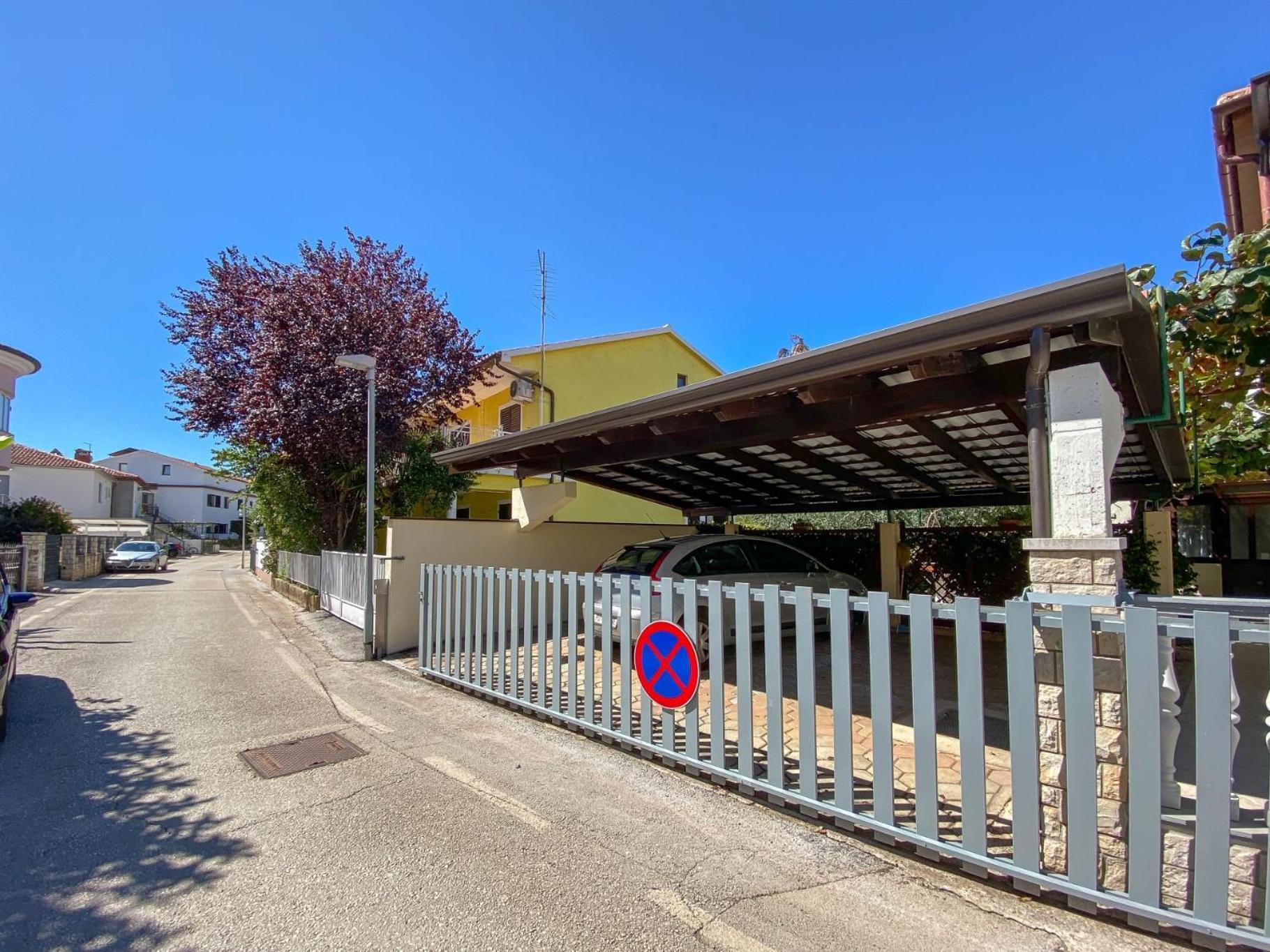 Beco Three Apartment Новиград Екстериор снимка